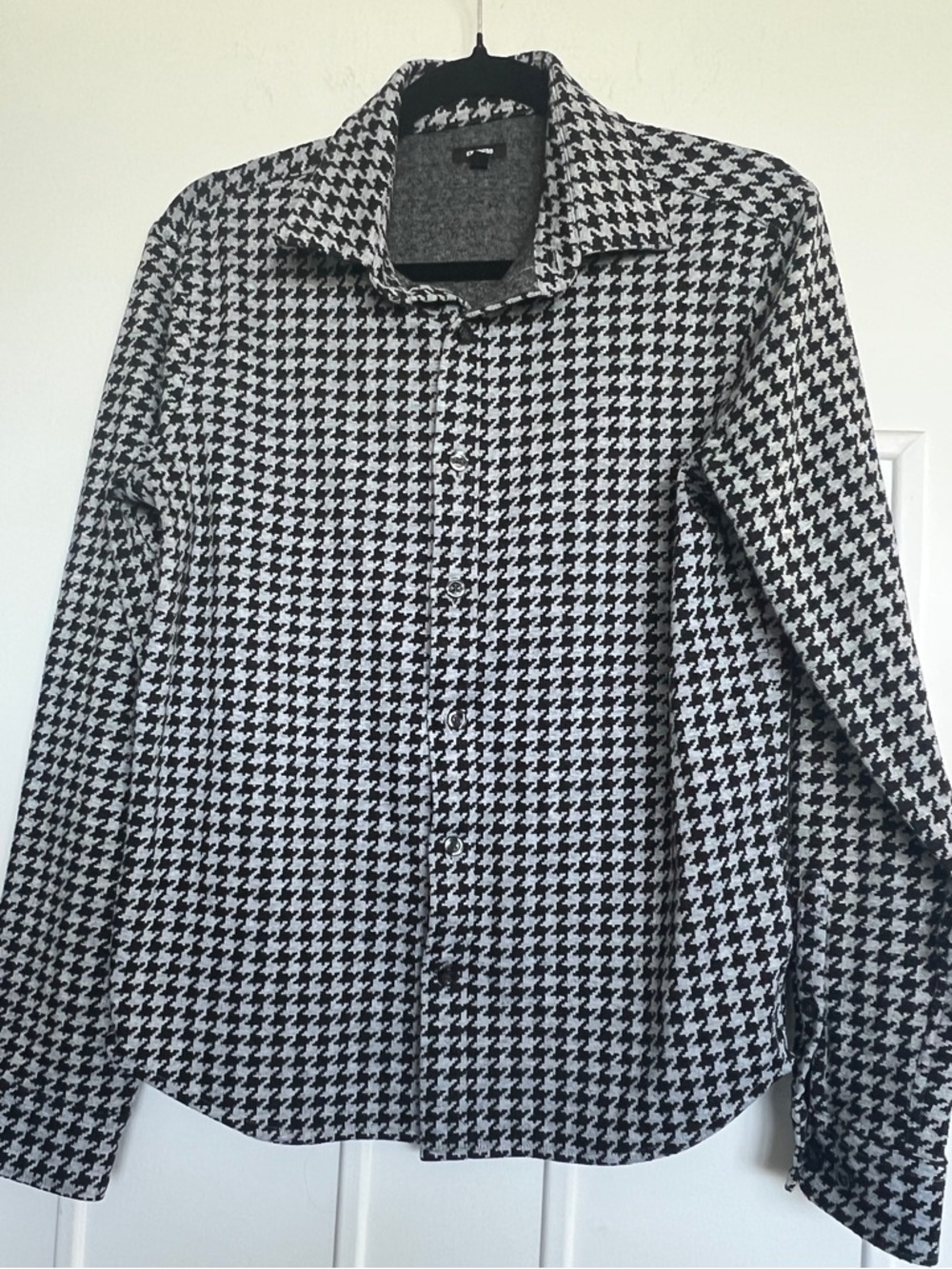 Men’s Express Black & White Houndstooth Button-Down Shirt (Medium)